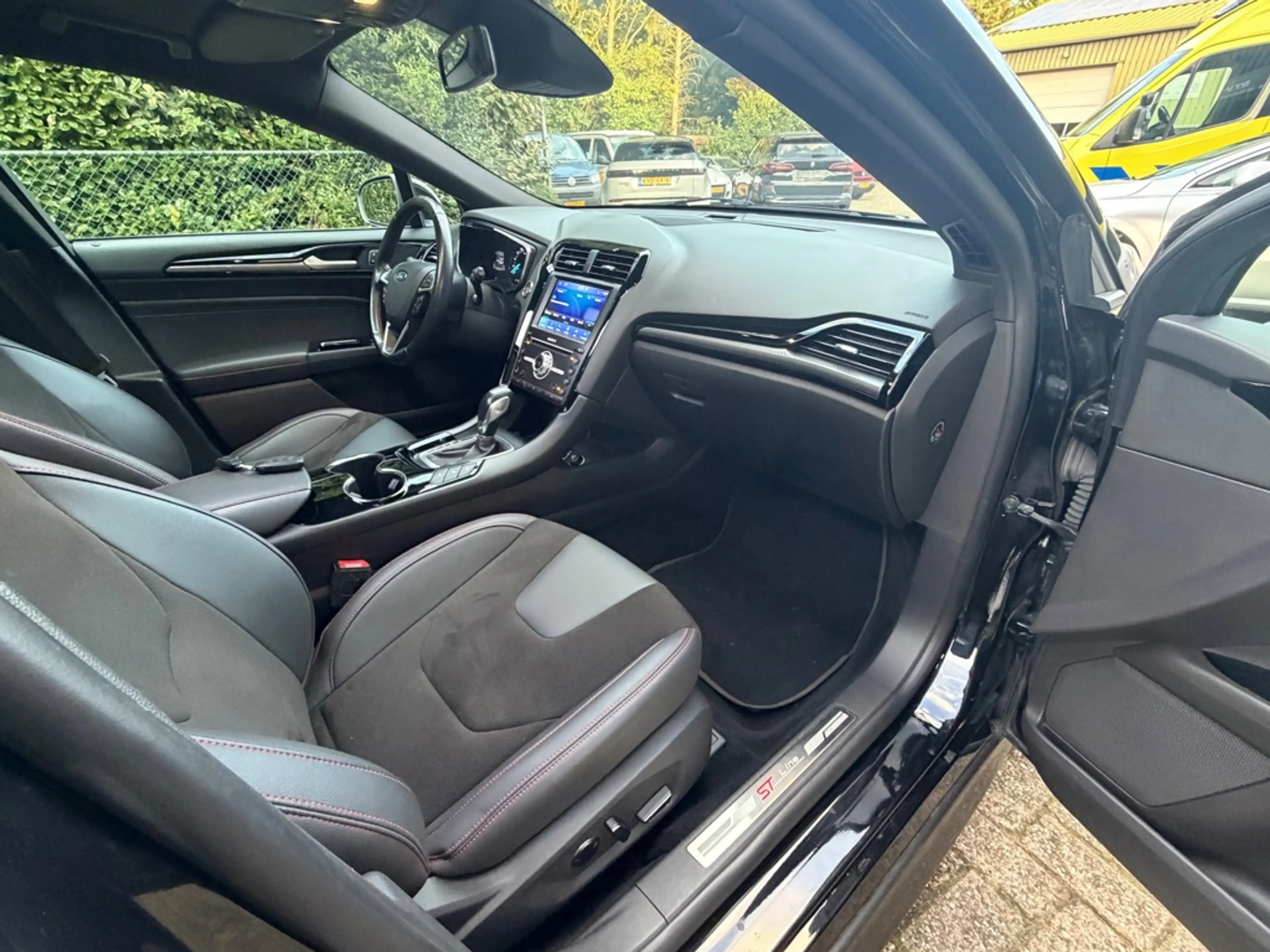 Ford Mondeo Wagon 2.0 IVCT HEV Titanium ST line Pano Full opti — photo 10