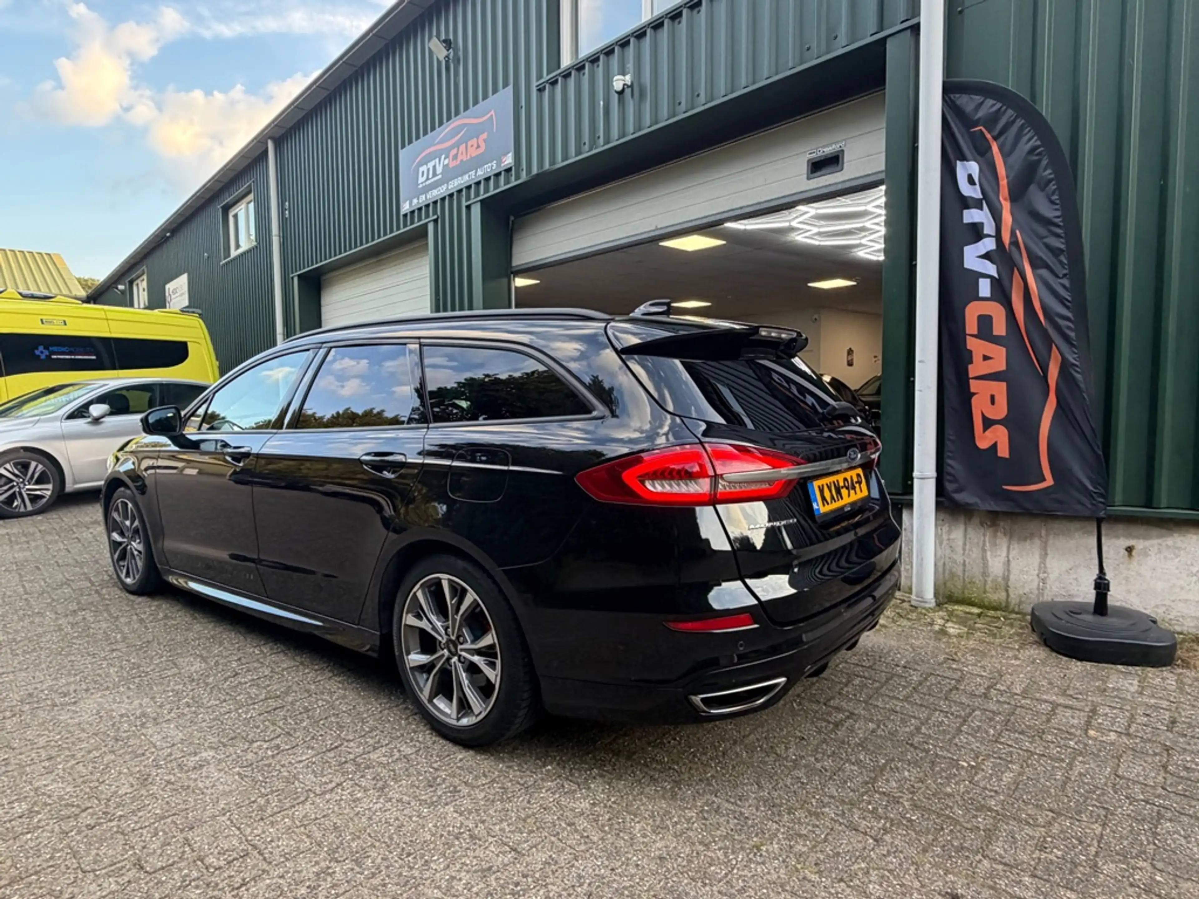 Ford Mondeo Wagon 2.0 IVCT HEV Titanium ST line Pano Full opti — photo 5