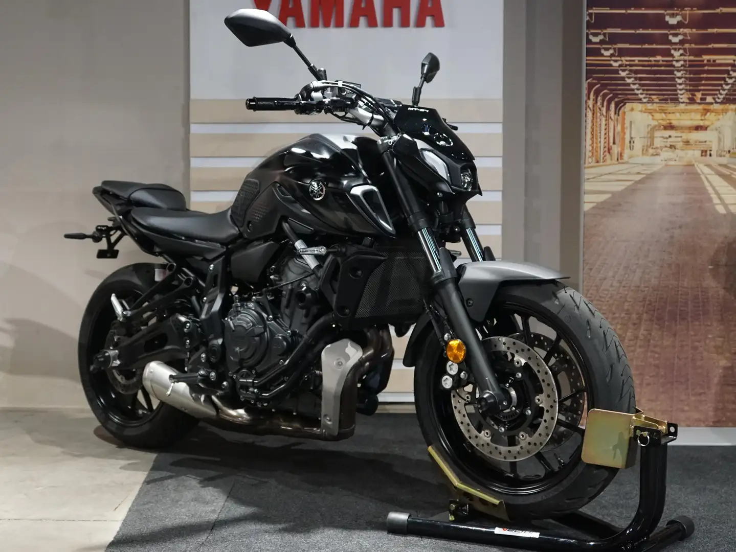 Yamaha MT-07 Noir - 1