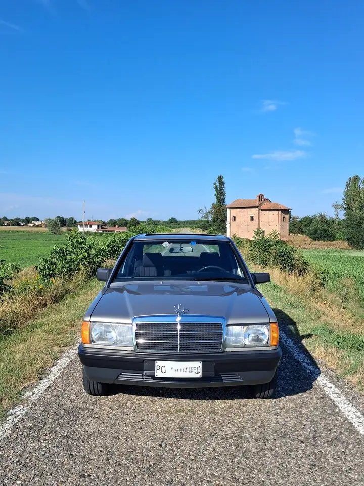 Mercedes-Benz 190 2.0 E 122cv, foto 2