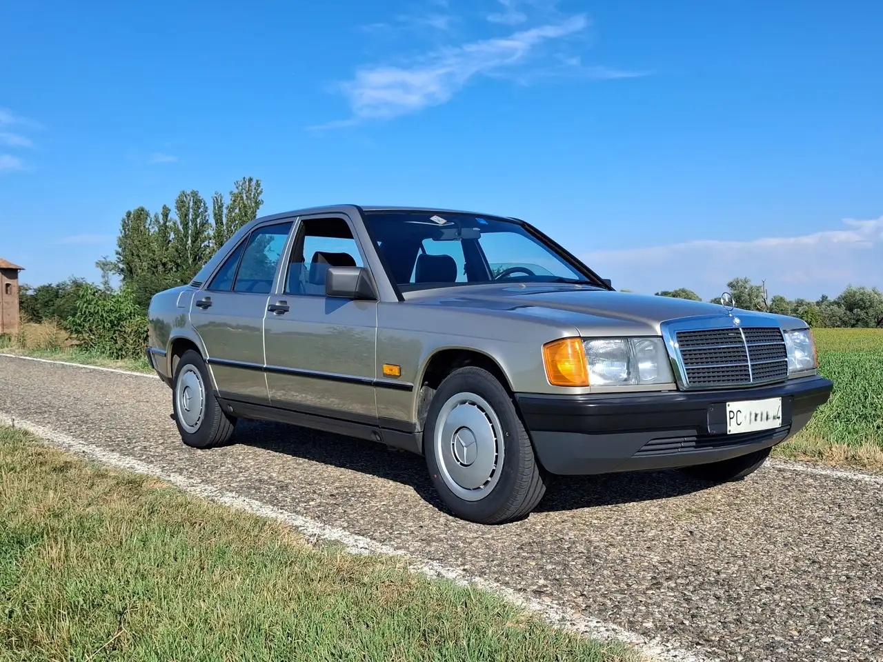 Mercedes-Benz 190 2.0 E 122cv, foto 1
