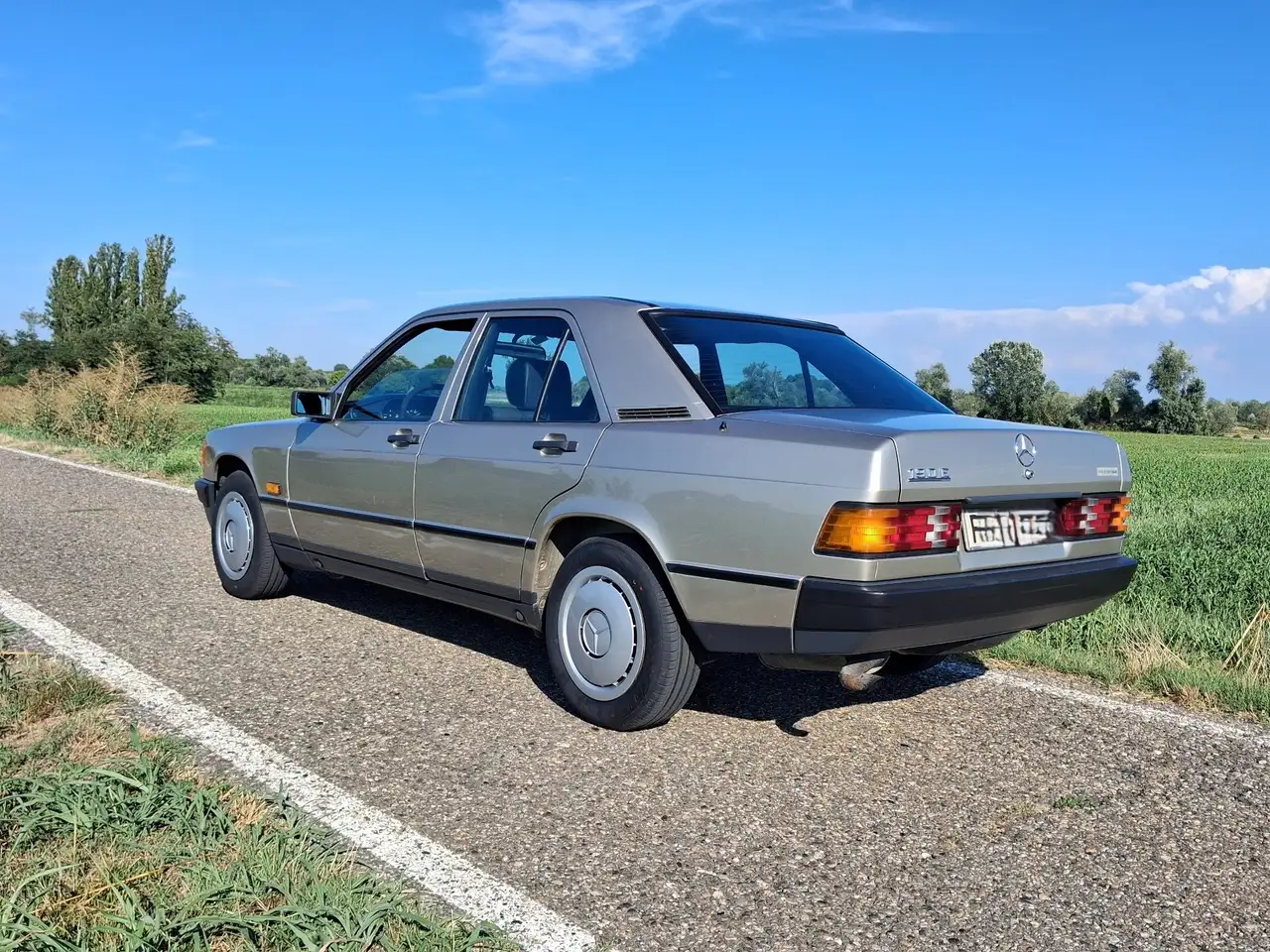 Mercedes-Benz 190 2.0 E 122cv, foto 4