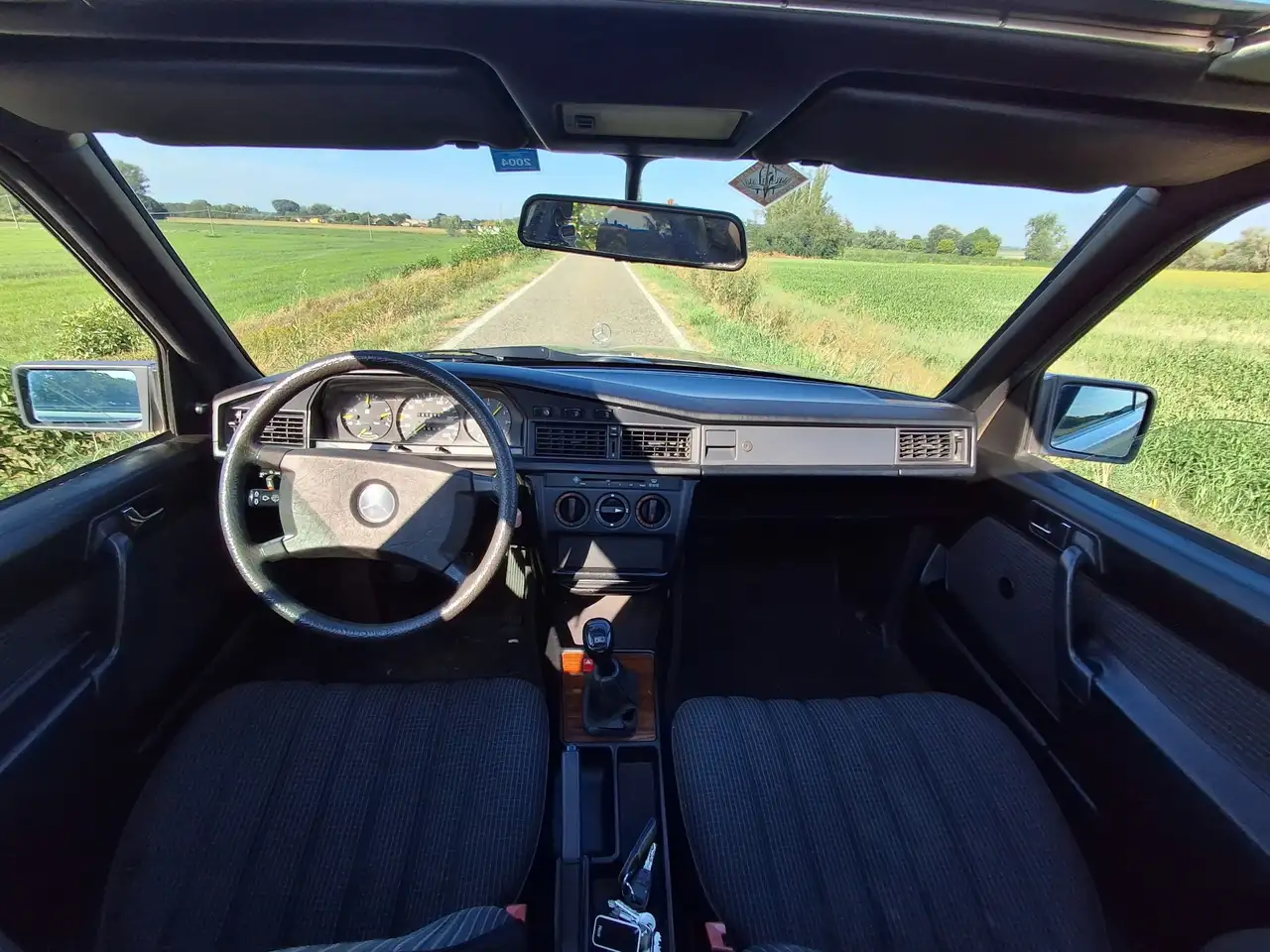Mercedes-Benz 190 2.0 E 122cv, foto 8