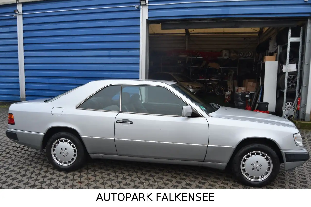 Mercedes-Benz 230 CE H-KENNZEICHEN OLDTIMER AUTOMATIK, foto 9
