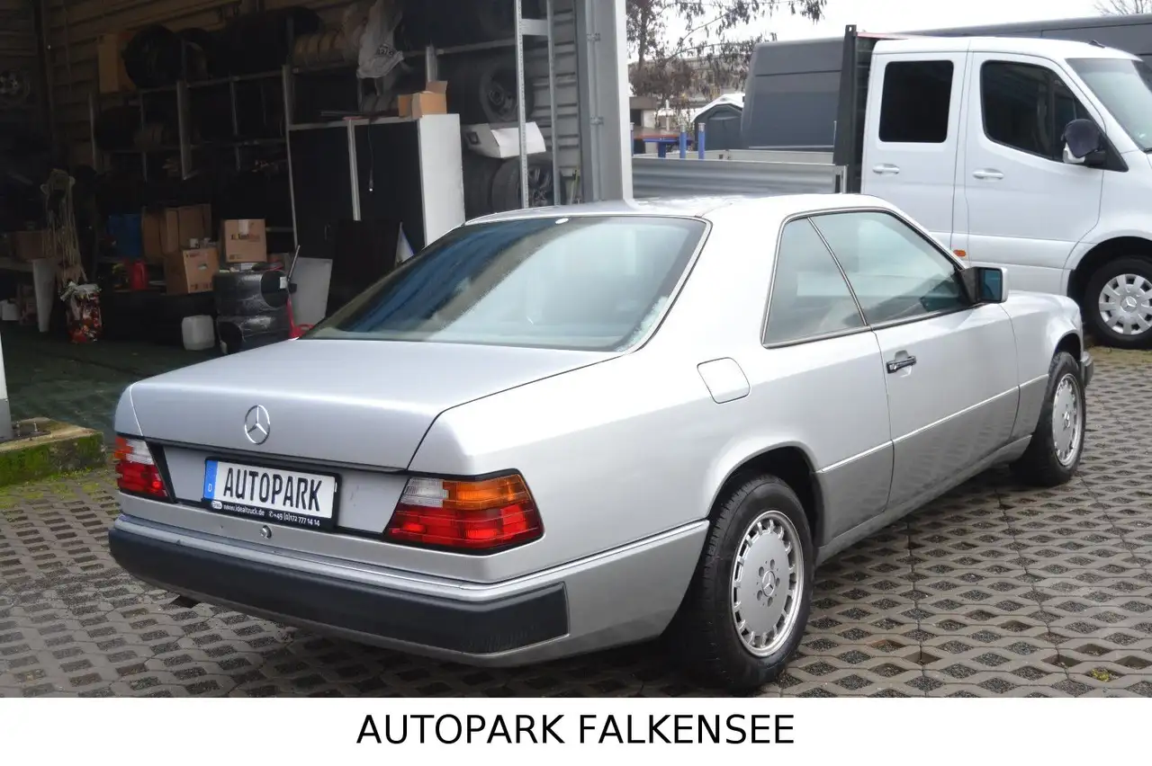 Mercedes-Benz 230 CE H-KENNZEICHEN OLDTIMER AUTOMATIK, foto 8