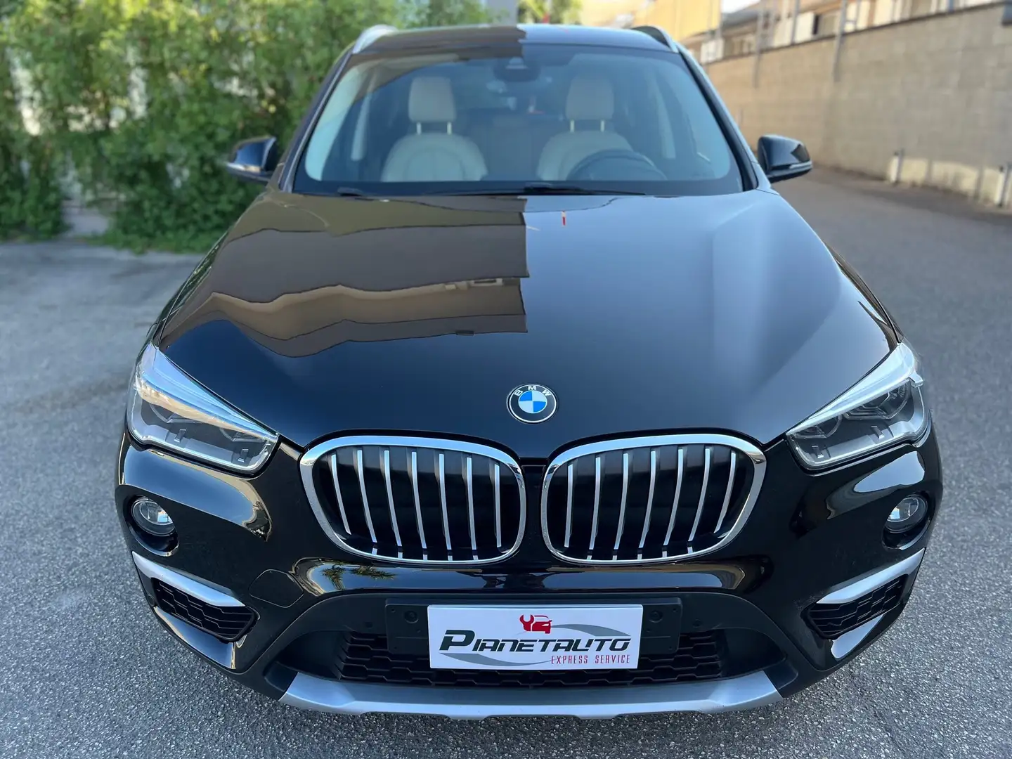 BMW X1 sdrive18d xLine AUTOM. NAVI/PELLE/PD PERFETTA!! Nero - 2