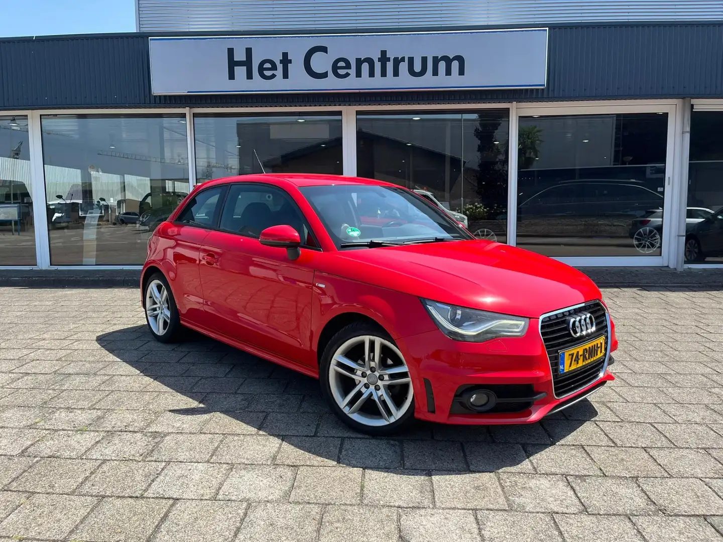 Audi A1 1.2 TFSI S edition S-line - Xenon - 17" - Navi - A Rood - 1
