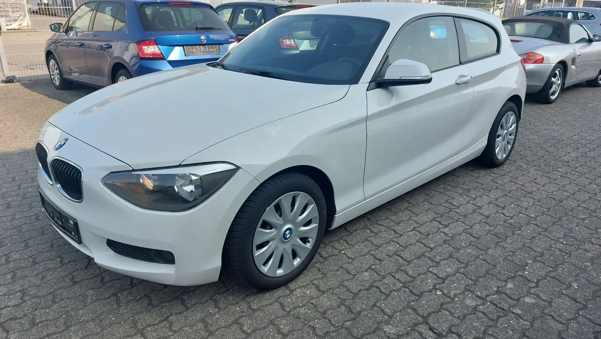 BMW 114 Baureihe 1 Lim. 3-trg. 114 i Weiß - 1