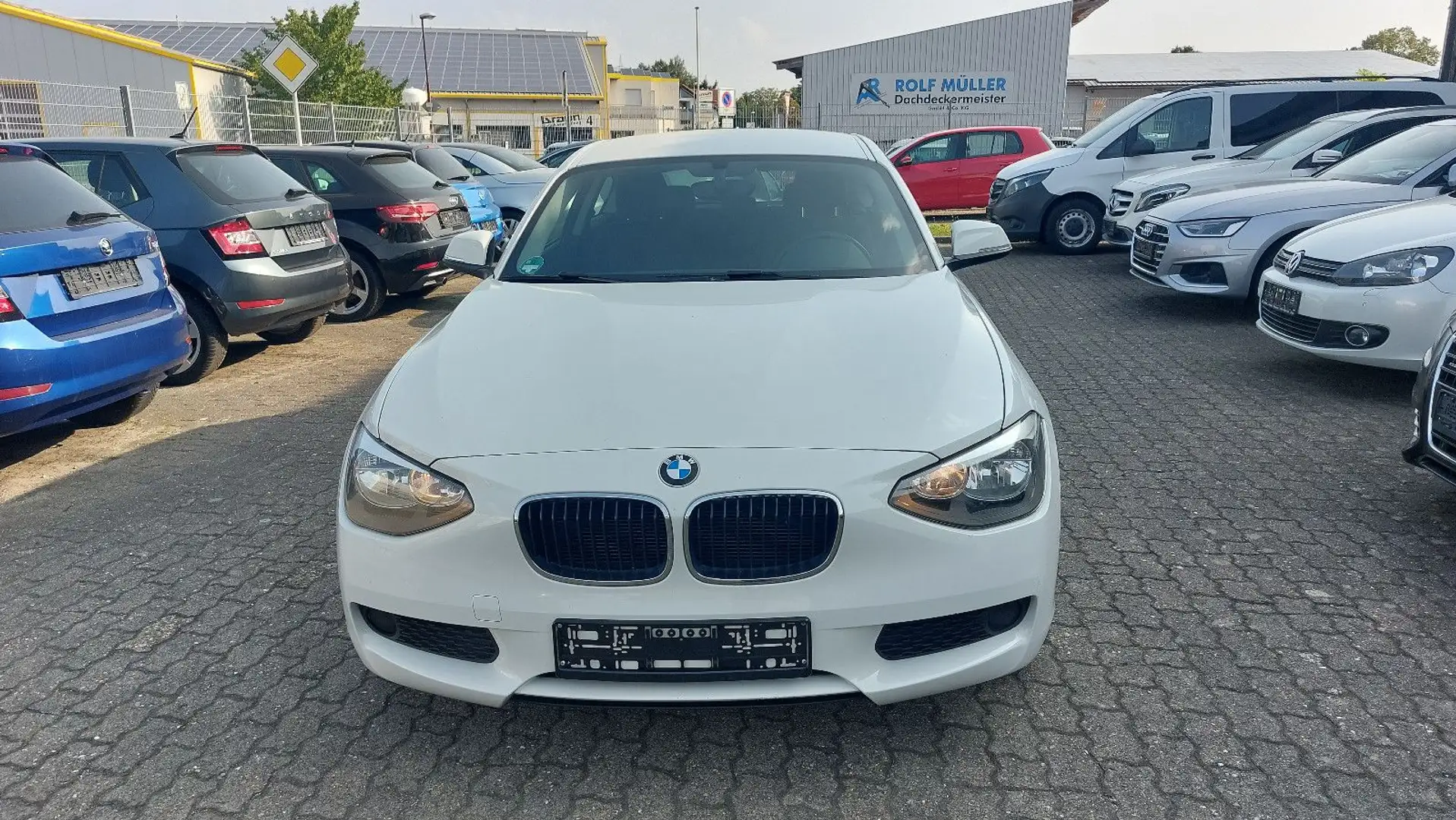 BMW 114 Baureihe 1 Lim. 3-trg. 114 i Weiß - 2