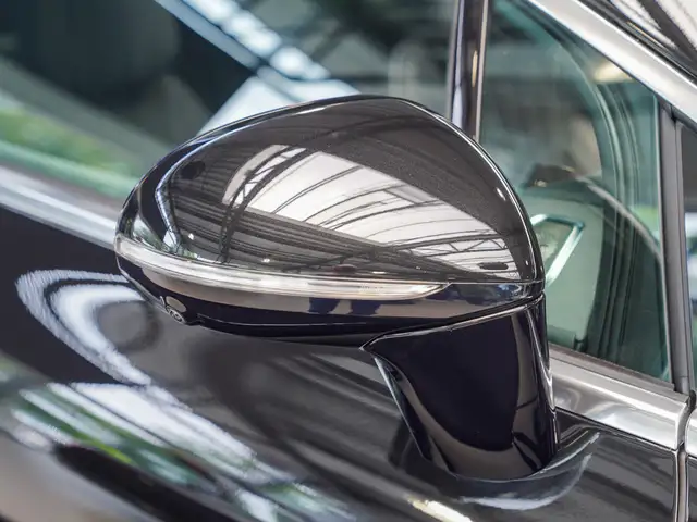 Mercedes-Benz Eqs view 3