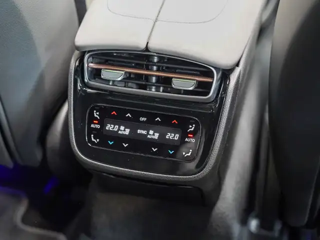Mercedes-Benz Eqs view 18