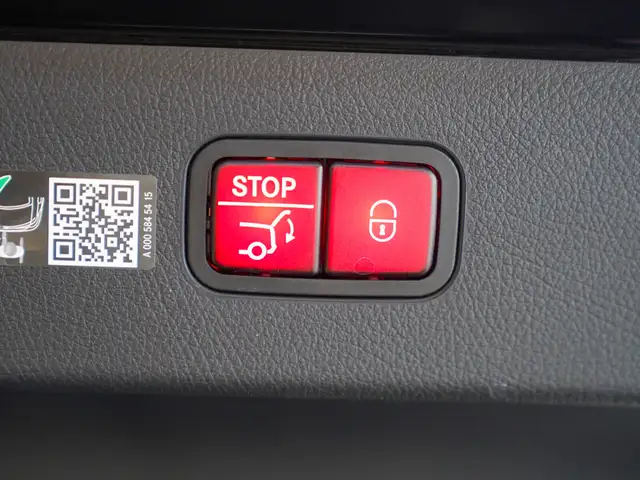 Mercedes-Benz Eqs view 8