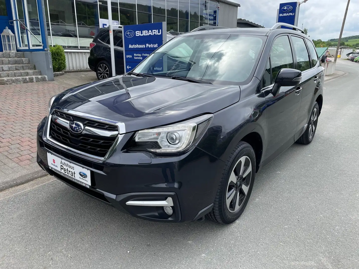 Subaru Forester 2.0X Lineartronic Exclusive+ Grijs - 1