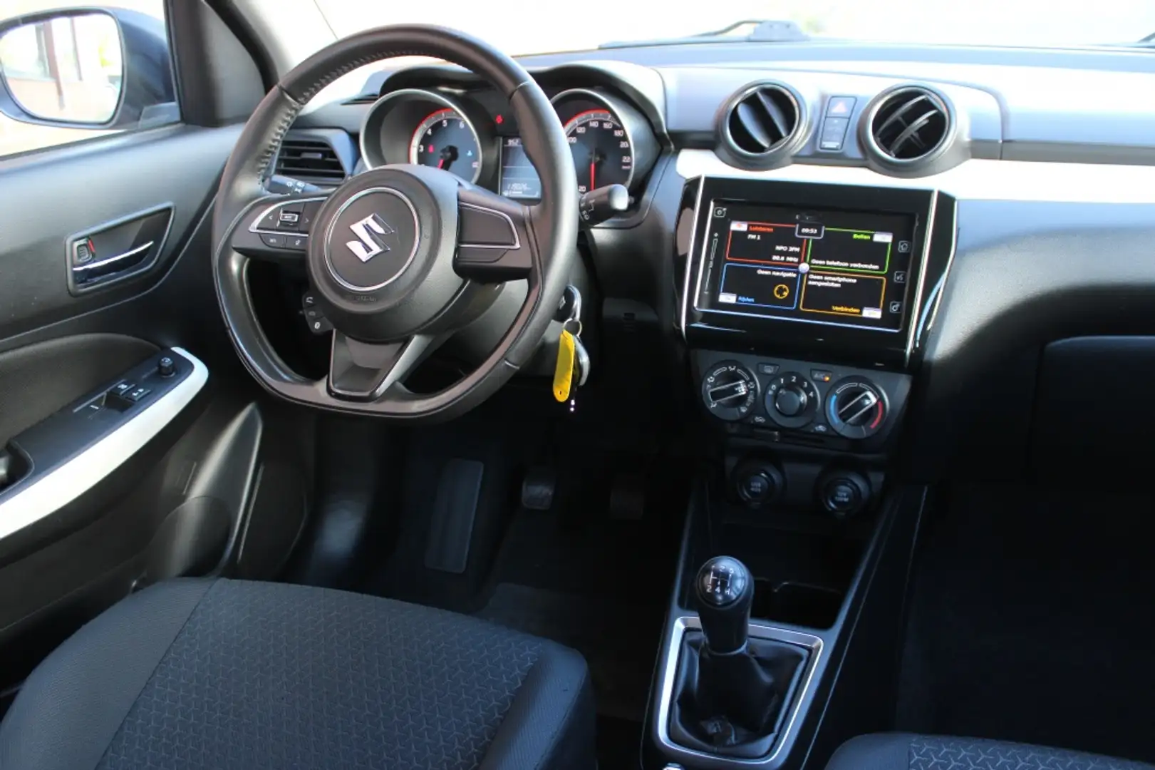 Suzuki Swift 1.2 Select + Trekhaak Gris - 2