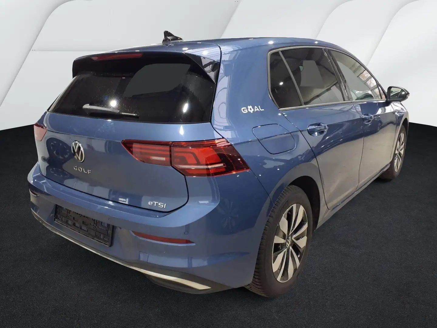 Volkswagen Golf VIII 1.5 eTSI DSG Goal Blau - 2