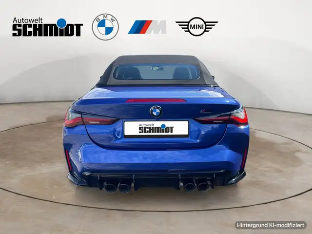 BMW M4 view 5