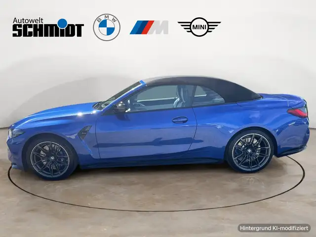 BMW M4 view 3