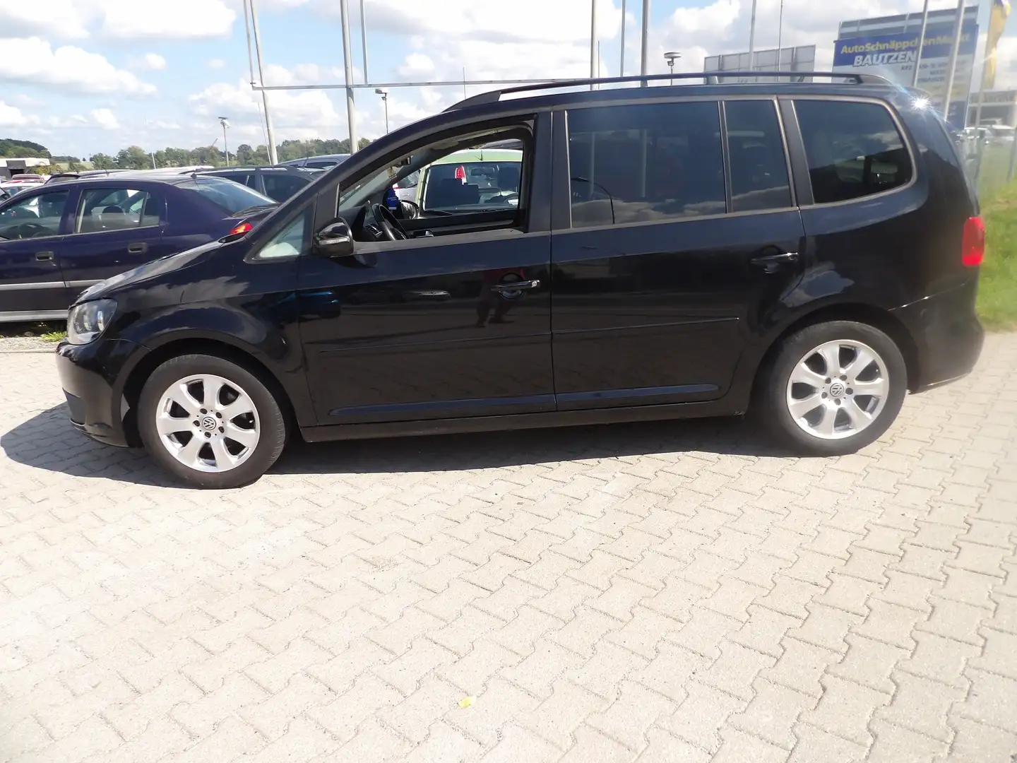 Volkswagen Touran Comfortline Klima Alurräder AHK HU AU Neu Nero - 2