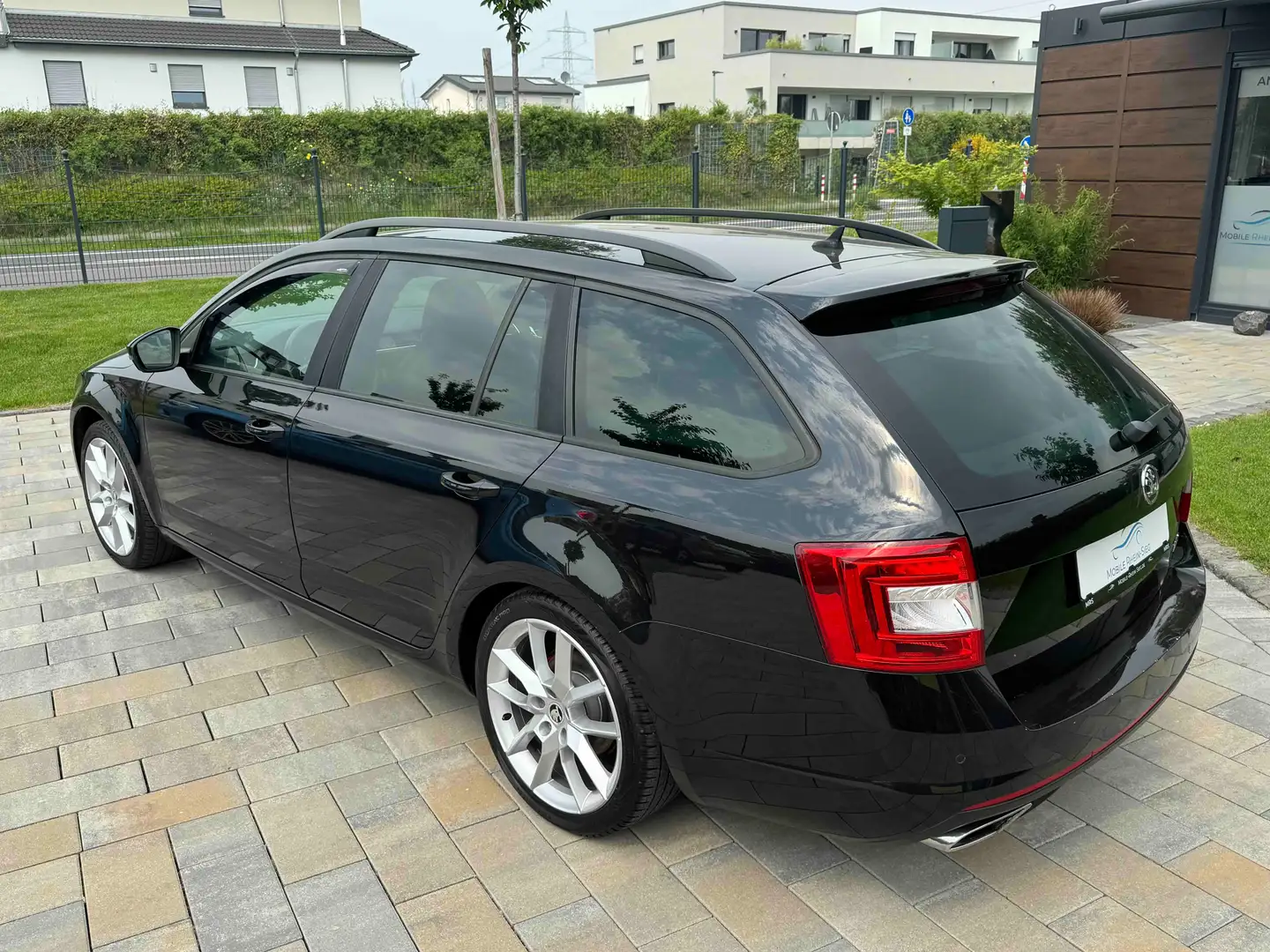 Skoda Octavia RS Combi 2.0 TSI *2Hand*PDC*DAB*AHK*SHZ* Schwarz - 2