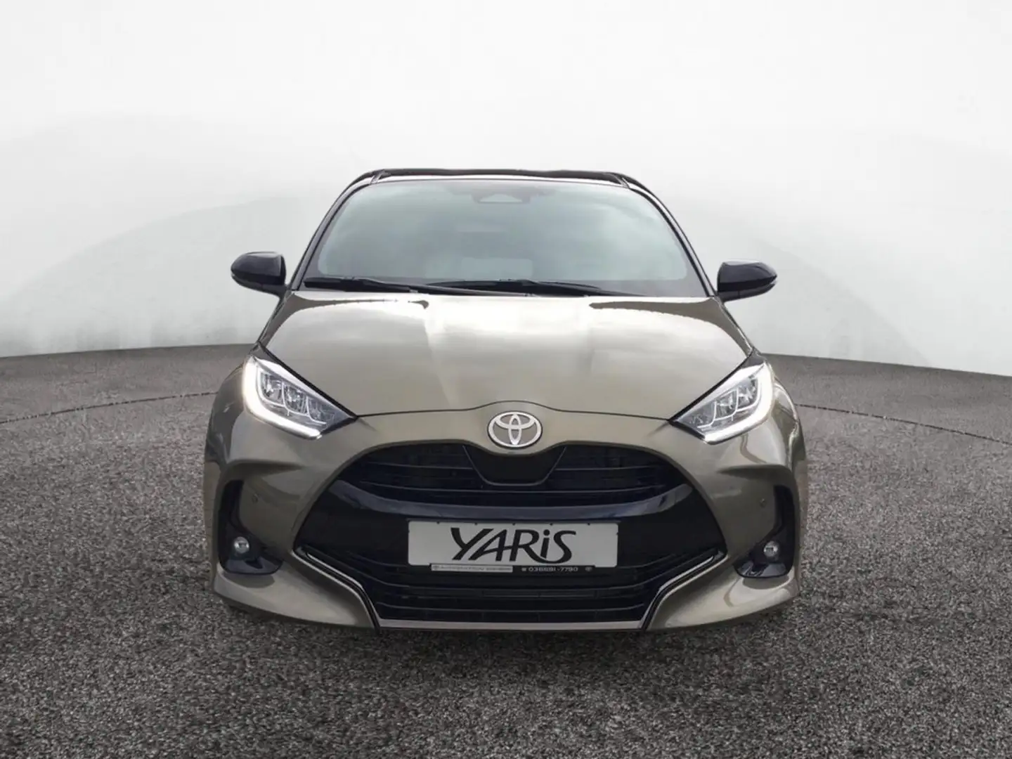 Toyota Yaris 1.5 Hybrid Style Plus Bronze - 2
