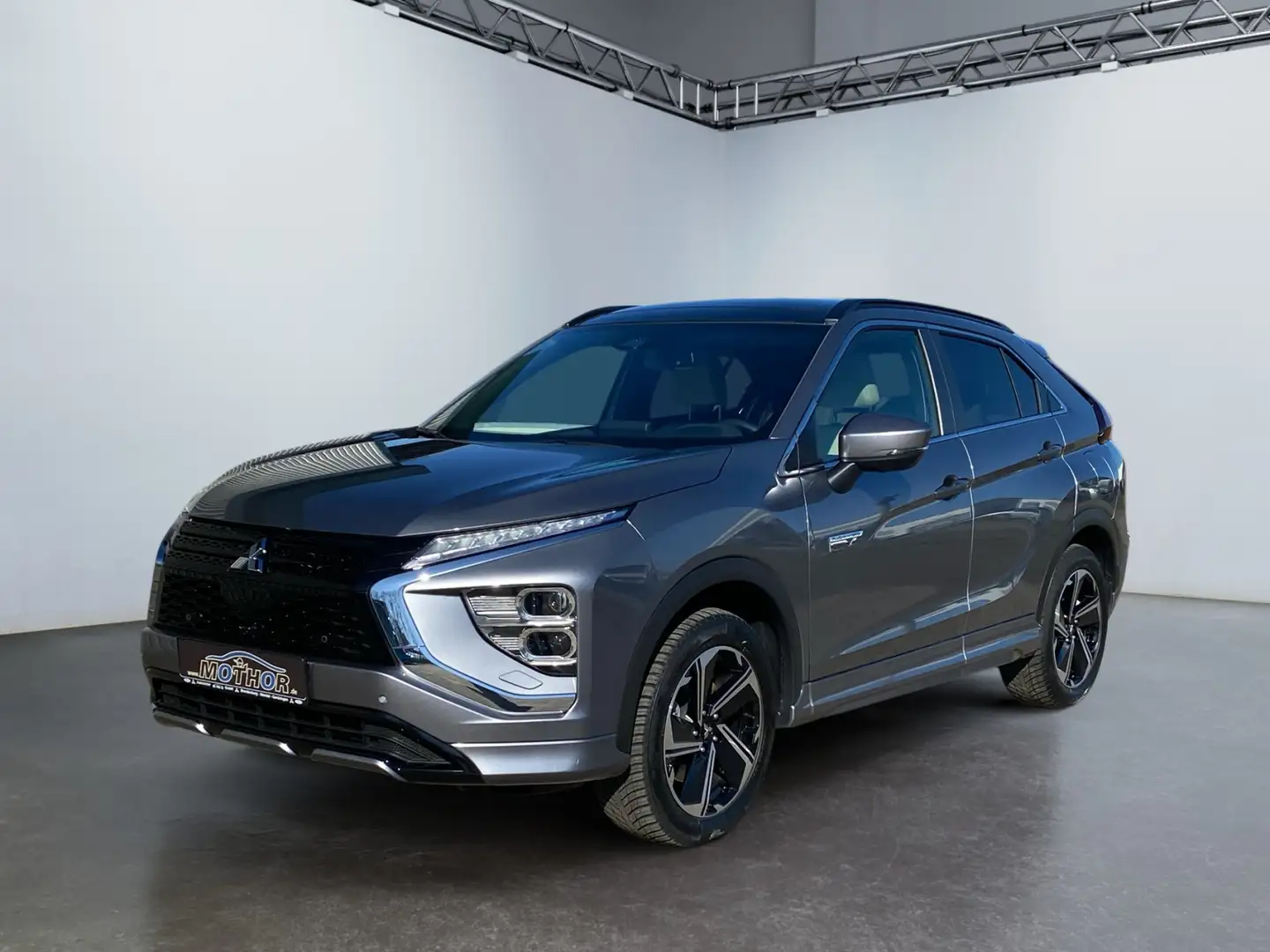 Mitsubishi Eclipse Cross Top 2,4l PHEV ACC PDC DAB SHZ LED Šedá - 2
