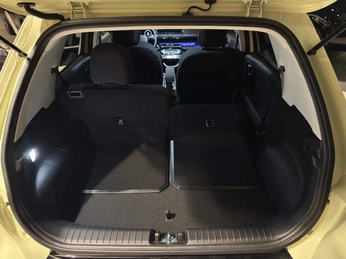 Hyundai Inster Elektro 85 kW FWD Prime Navi Leder Digitales Cockp Geel - 2