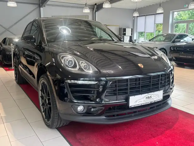 Porsche Macan view 7