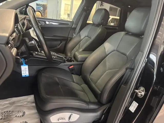 Porsche Macan view 17