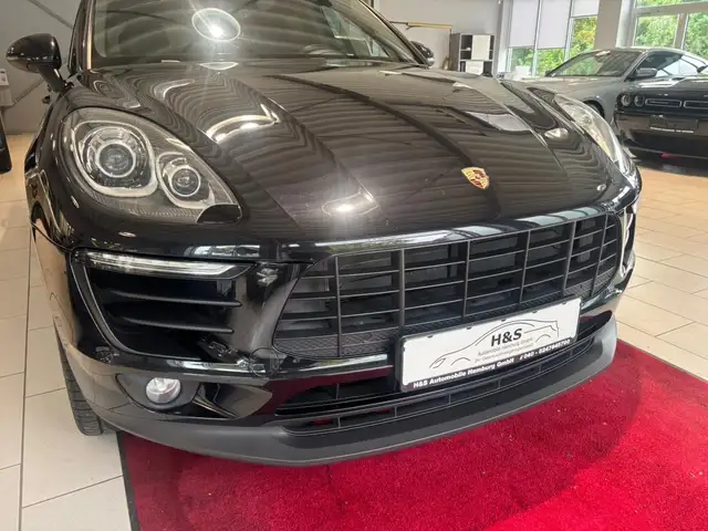 Porsche Macan view 8