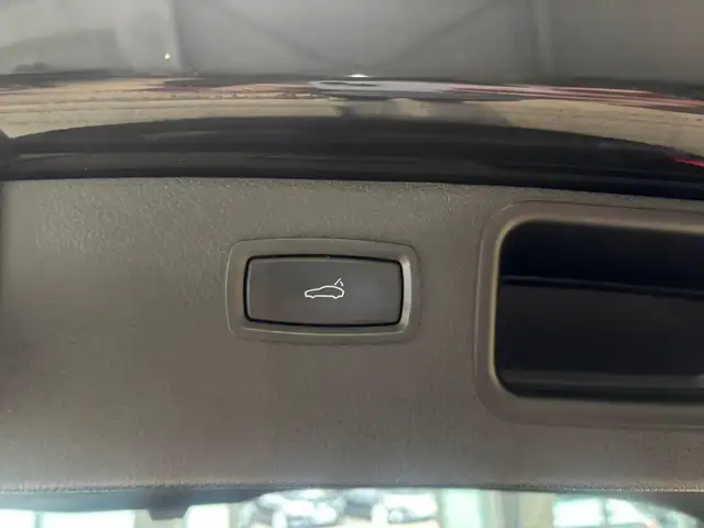 Porsche Macan view 10