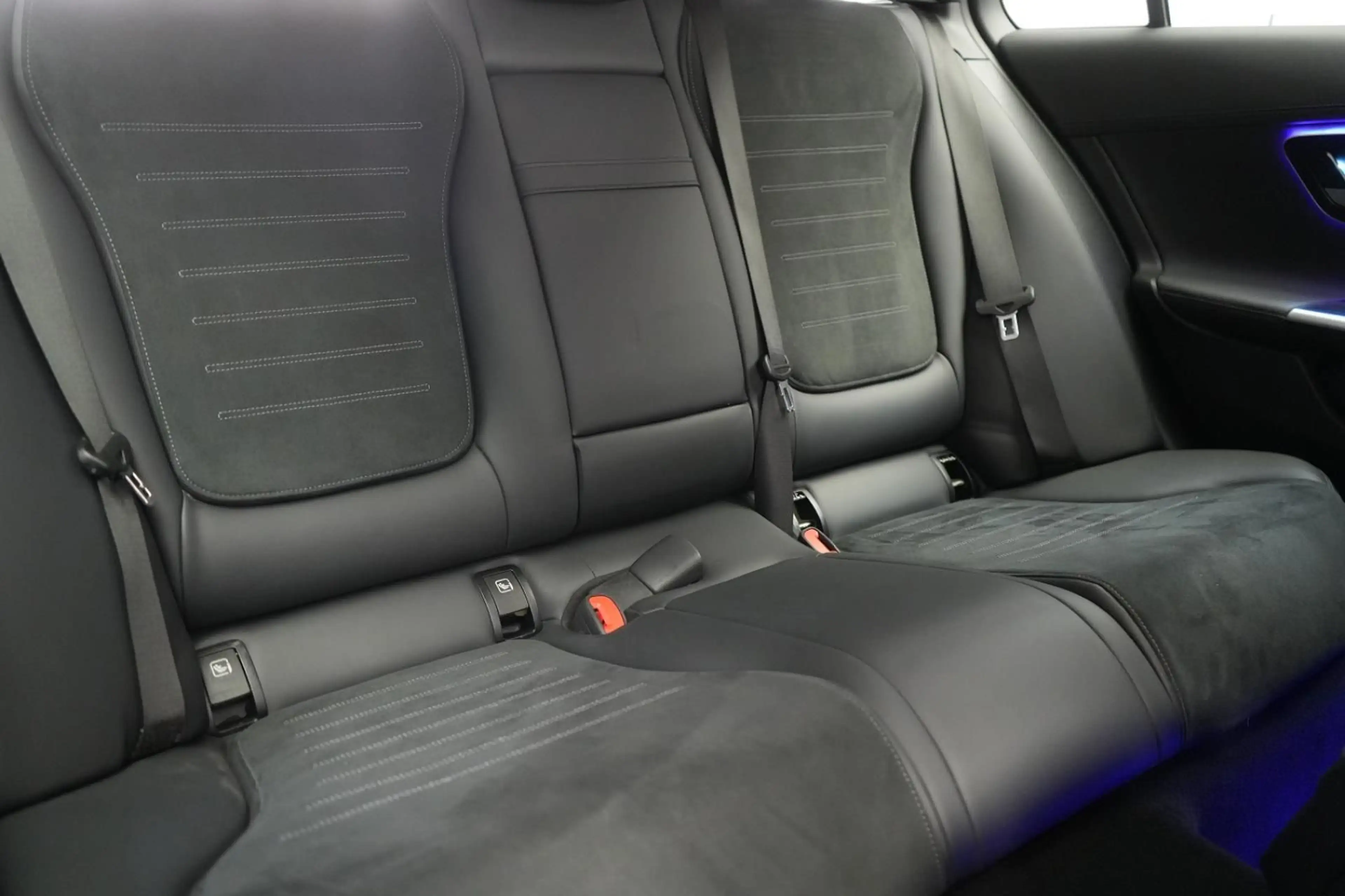 Mercedes-Benz C 300 e T 9G-Tronic AMG Distronic/Kamera/AHK/Lan — photo 12