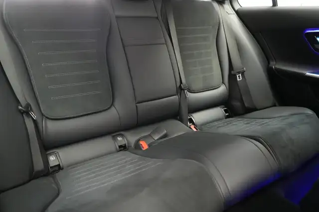 Mercedes-Benz C-Class view 12