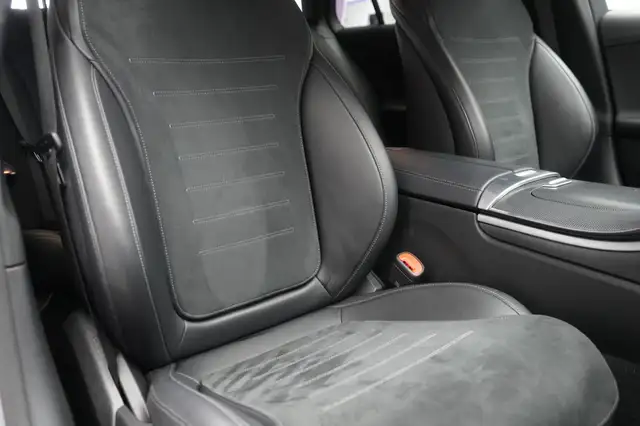 Mercedes-Benz C-Class view 9
