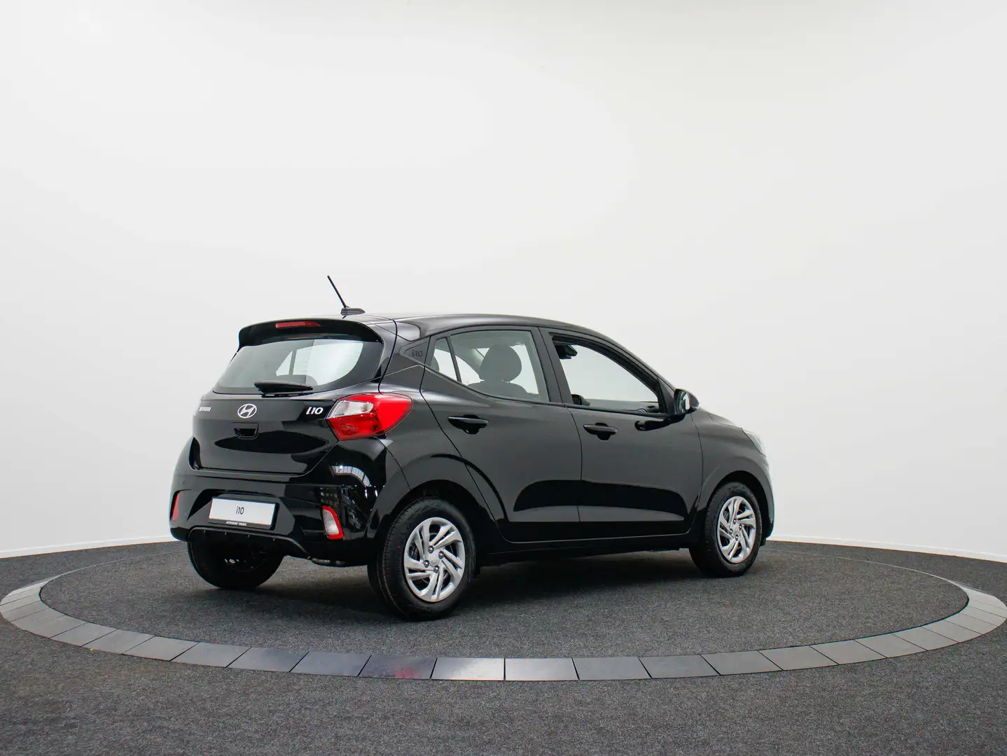 Hyundai i10 1.0i Premium Handmatig (Phantom Black Mica parelmo Zwart - 2