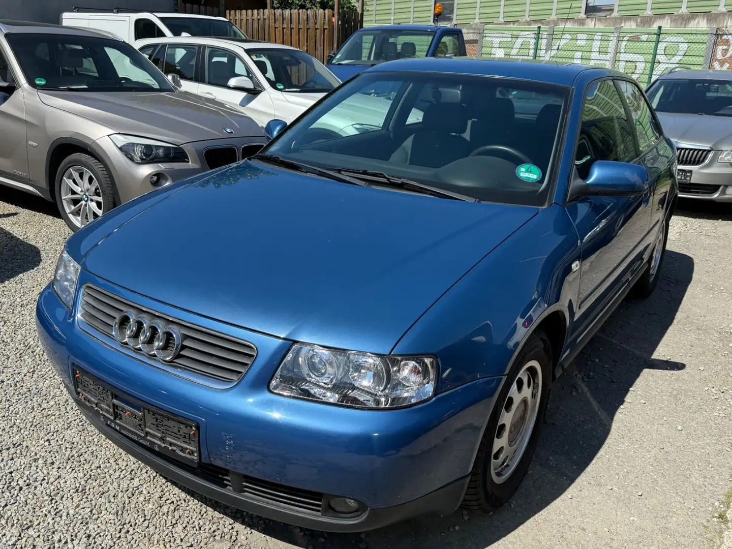 Audi A3 1.6 Auto Attraction 1.Hand TÜV NEU Kék - 1