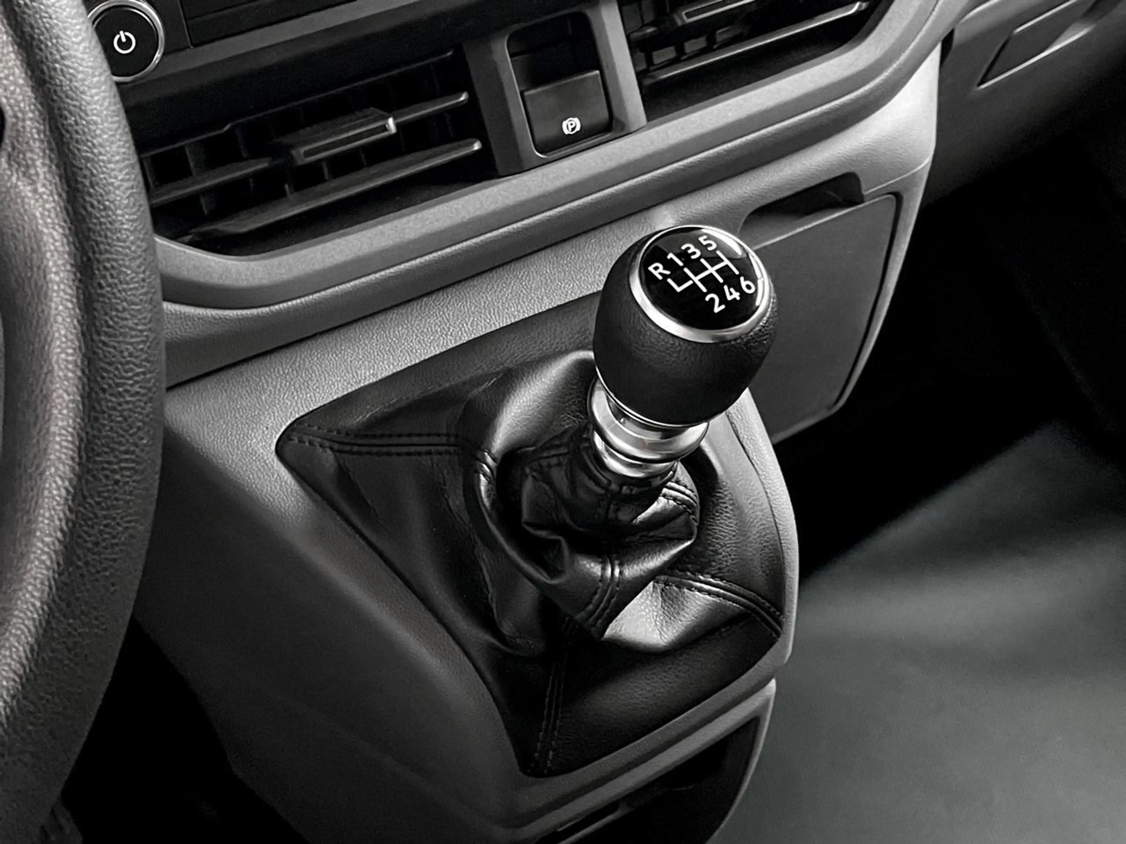 Volkswagen Transporter Transporter 2.0 TDi SCR / Carplay / Virtual / Cruise control / PDC — photo 15