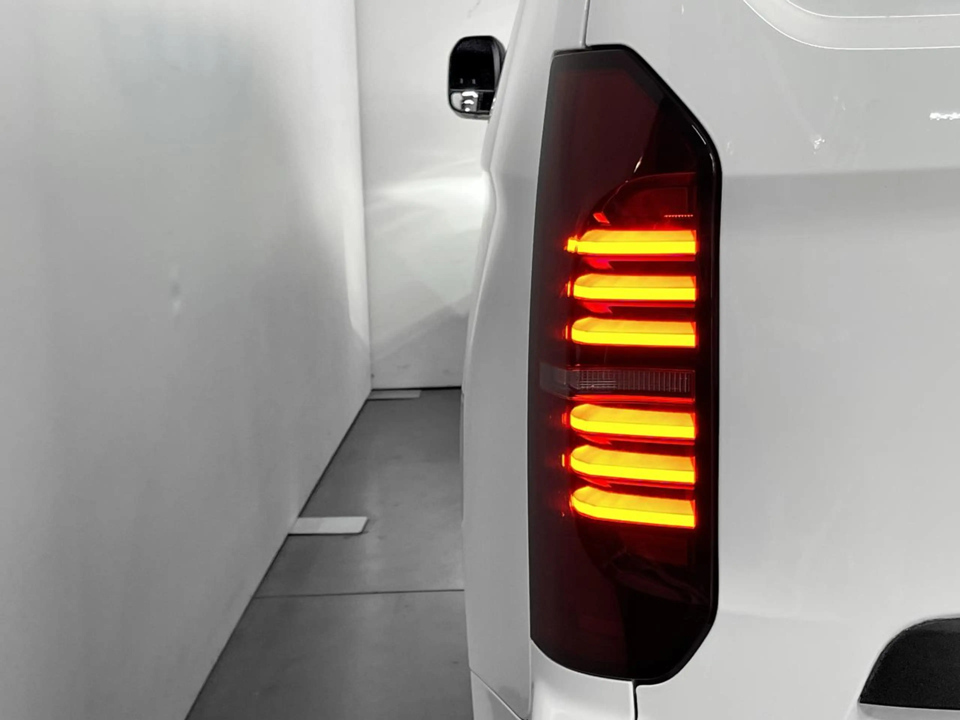 Volkswagen Transporter Transporter 2.0 TDi SCR / Carplay / Virtual / Cruise control / PDC — photo 8