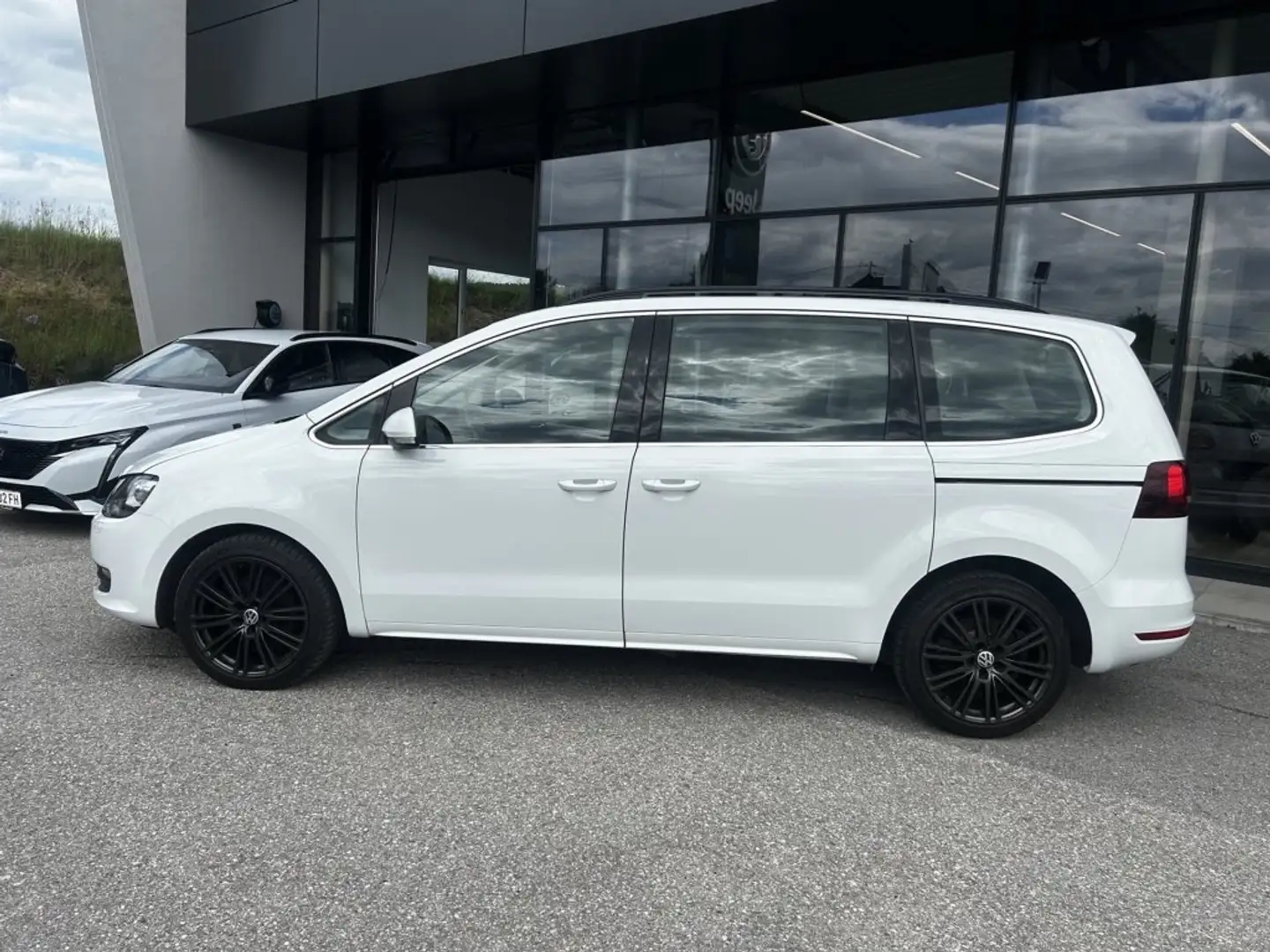 Volkswagen Sharan Business SCR 2,0 TDI DSG Bianco - 2