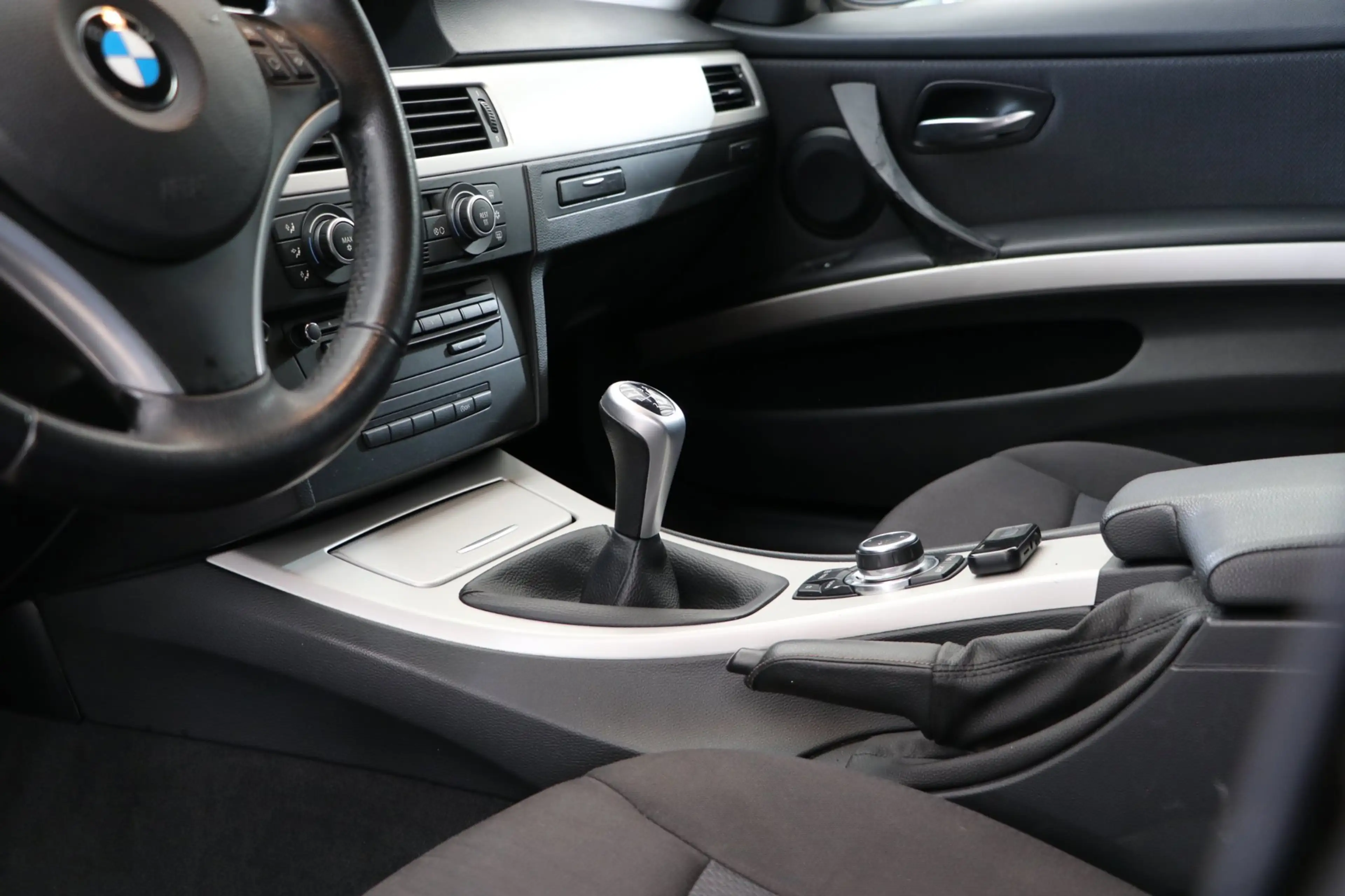 BMW 318 3-serie 318i Business Line / Nieuwe Banden + Remme — photo 36