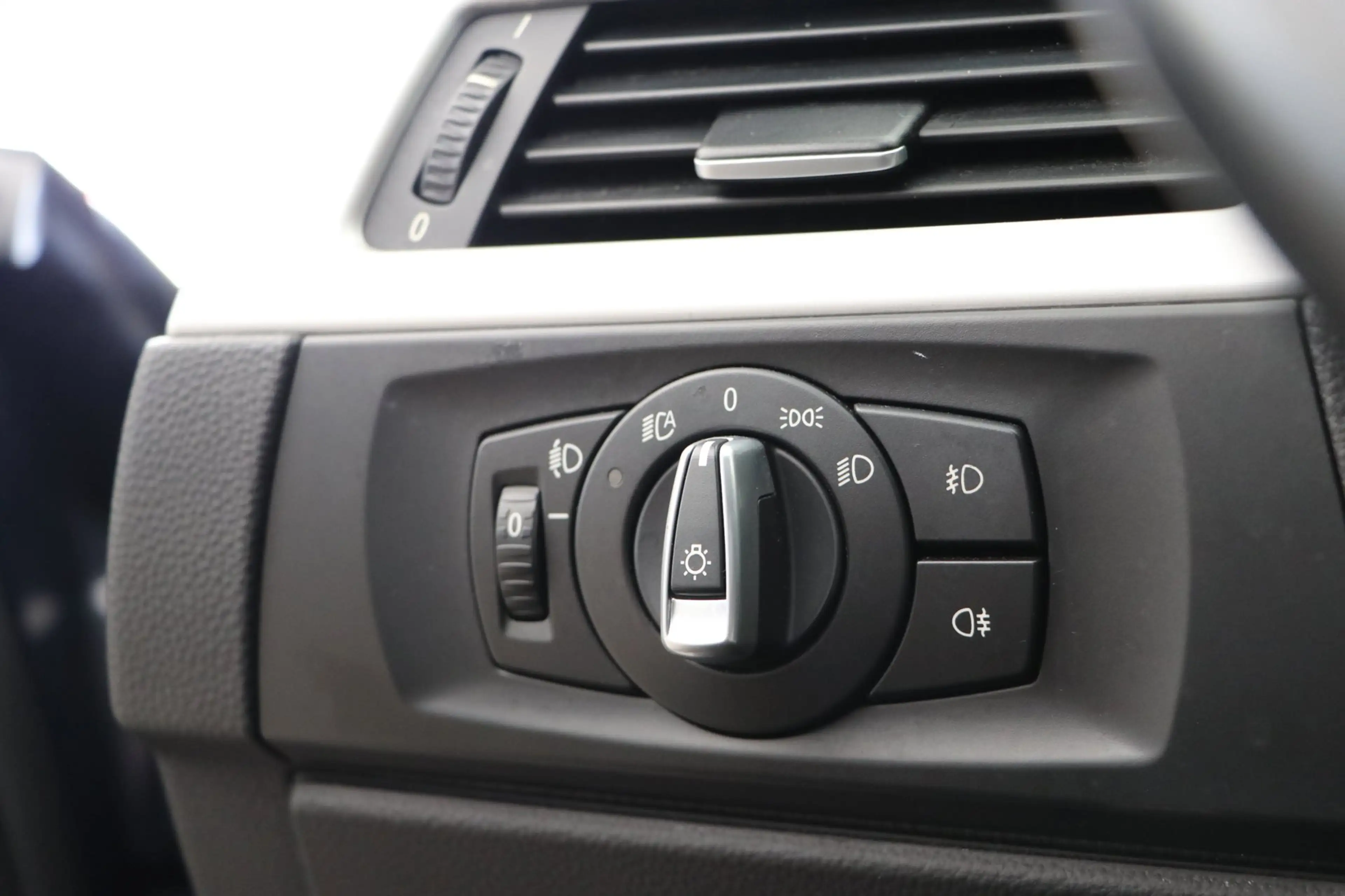BMW 318 3-serie 318i Business Line / Nieuwe Banden + Remme — photo 21