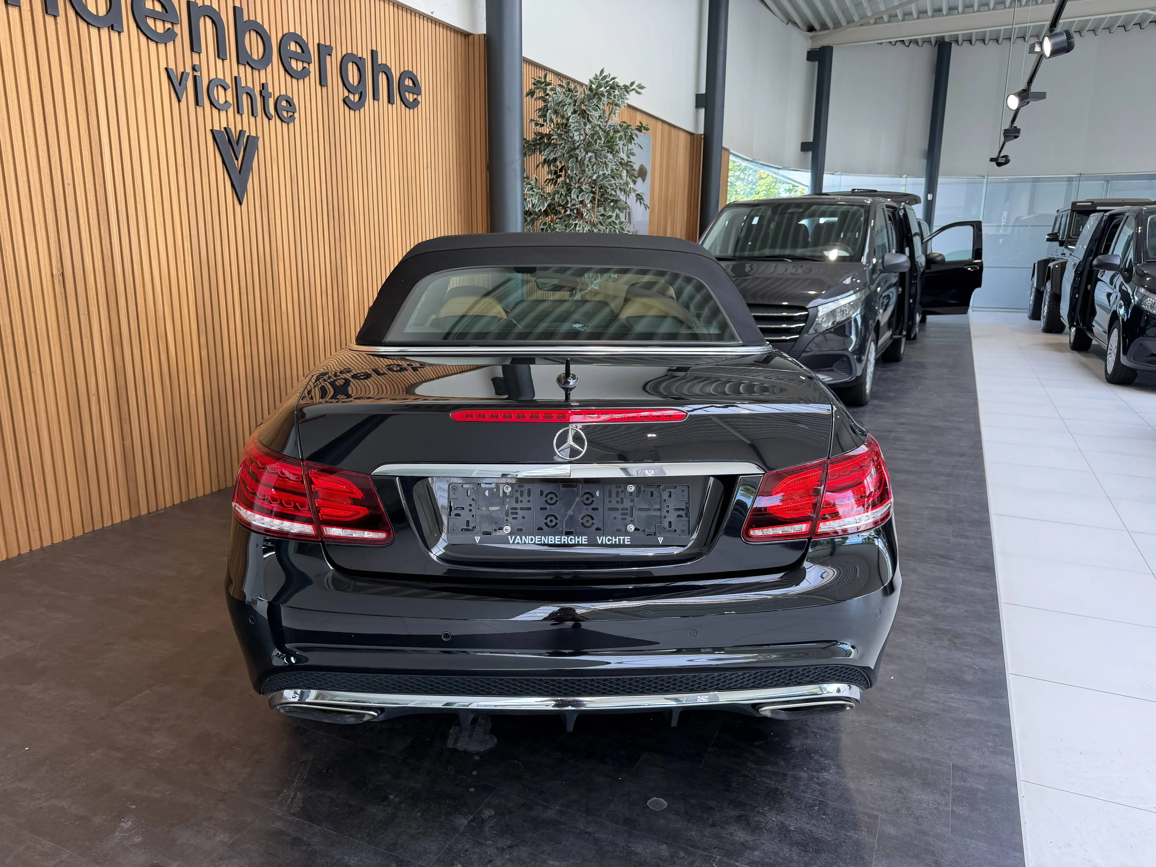 Mercedes-Benz E 250 Cabrio AMG DISTRONIC AIRSCARF DODEHOEK MOOIE KLEURENCOMBINATIE  1STE EIGENAAR — photo 8
