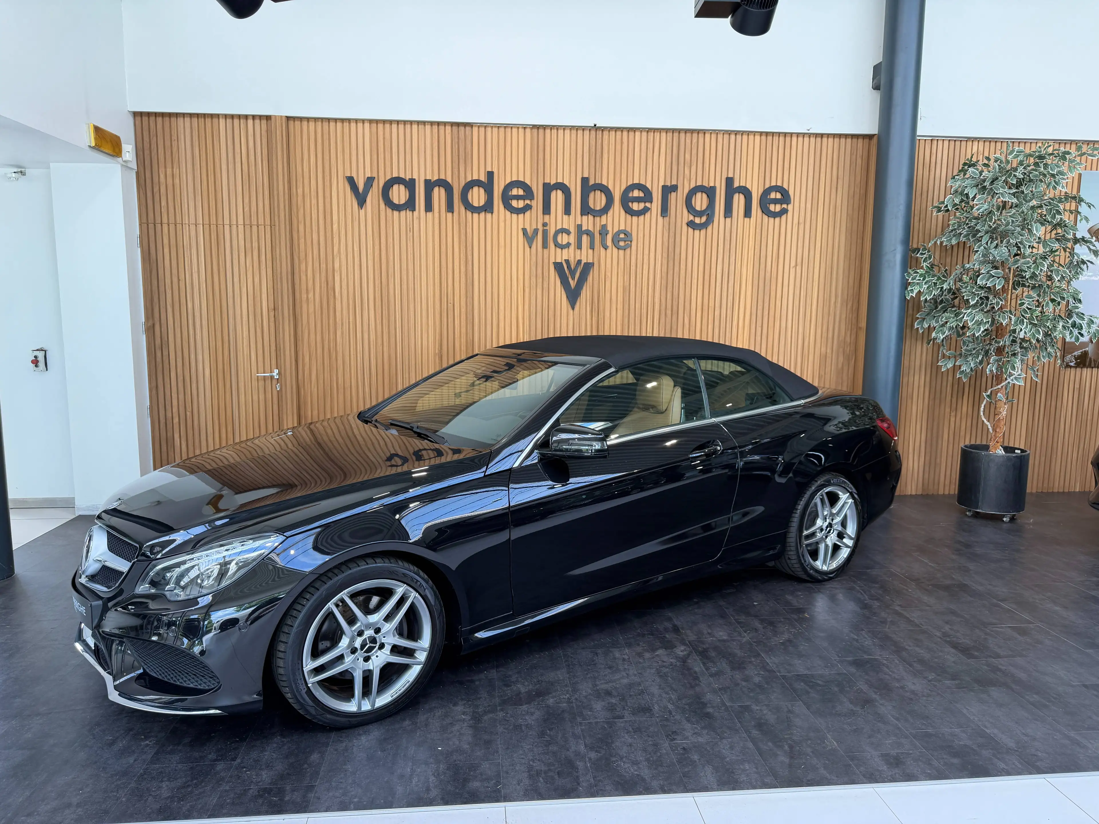 Mercedes-Benz E 250 Cabrio AMG DISTRONIC AIRSCARF DODEHOEK MOOIE KLEURENCOMBINATIE  1STE EIGENAAR — photo 3
