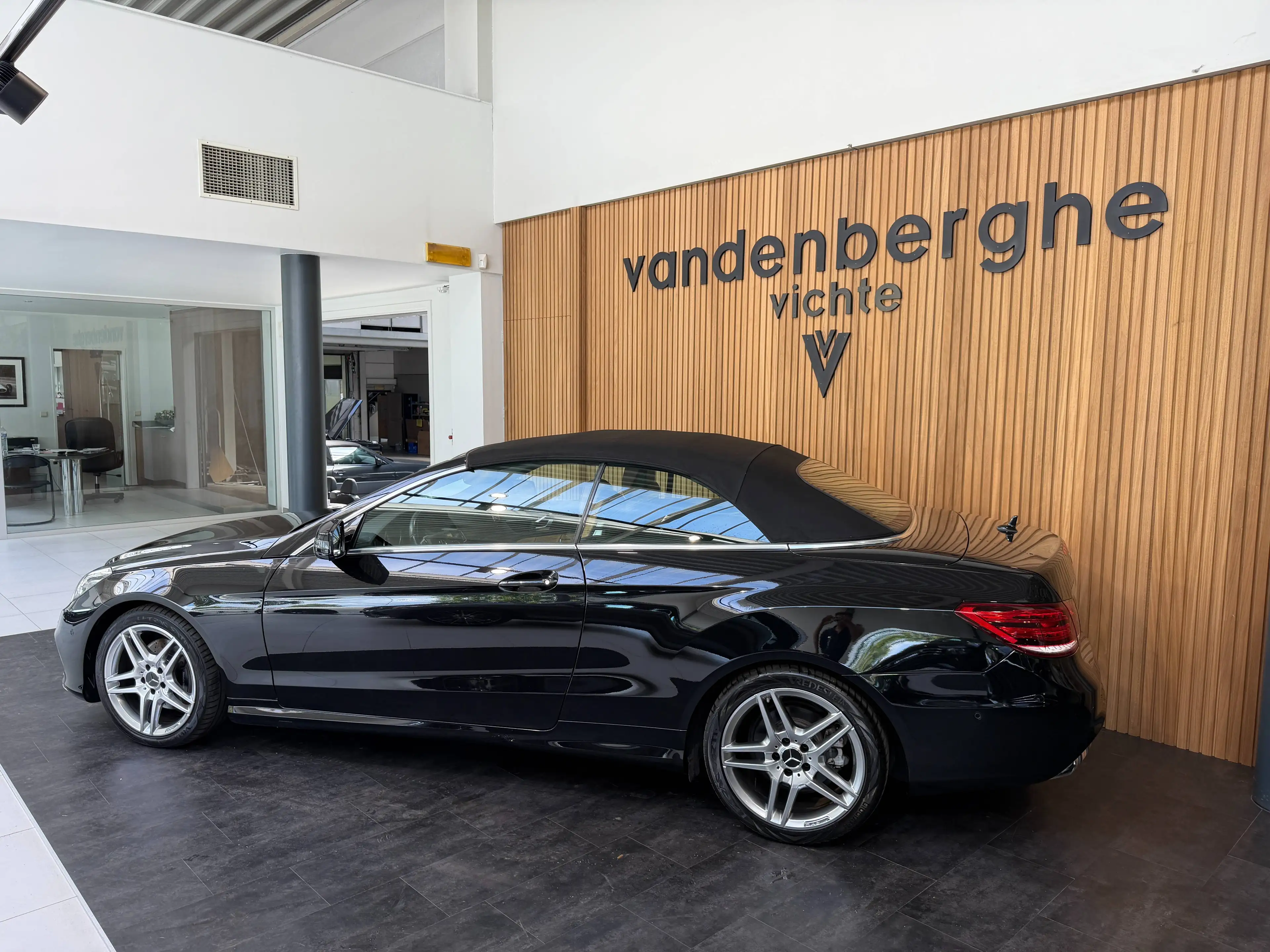 Mercedes-Benz E 250 Cabrio AMG DISTRONIC AIRSCARF DODEHOEK MOOIE KLEURENCOMBINATIE  1STE EIGENAAR — photo 10