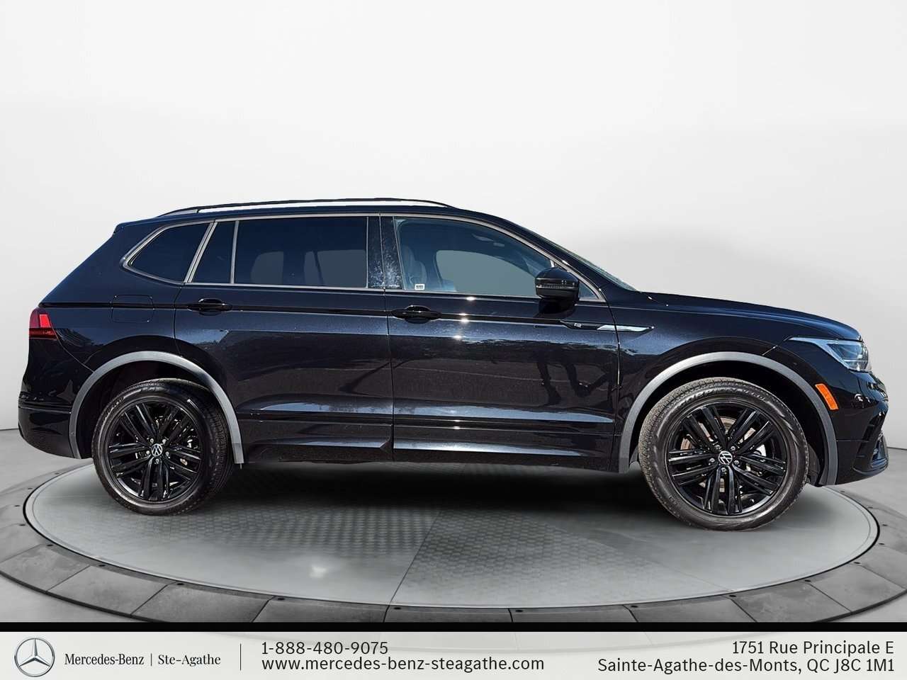 2022 Volkswagen Tiguan Comfortline R-Line Black 2.0T 8sp at w/Tip 4M — снимка 1