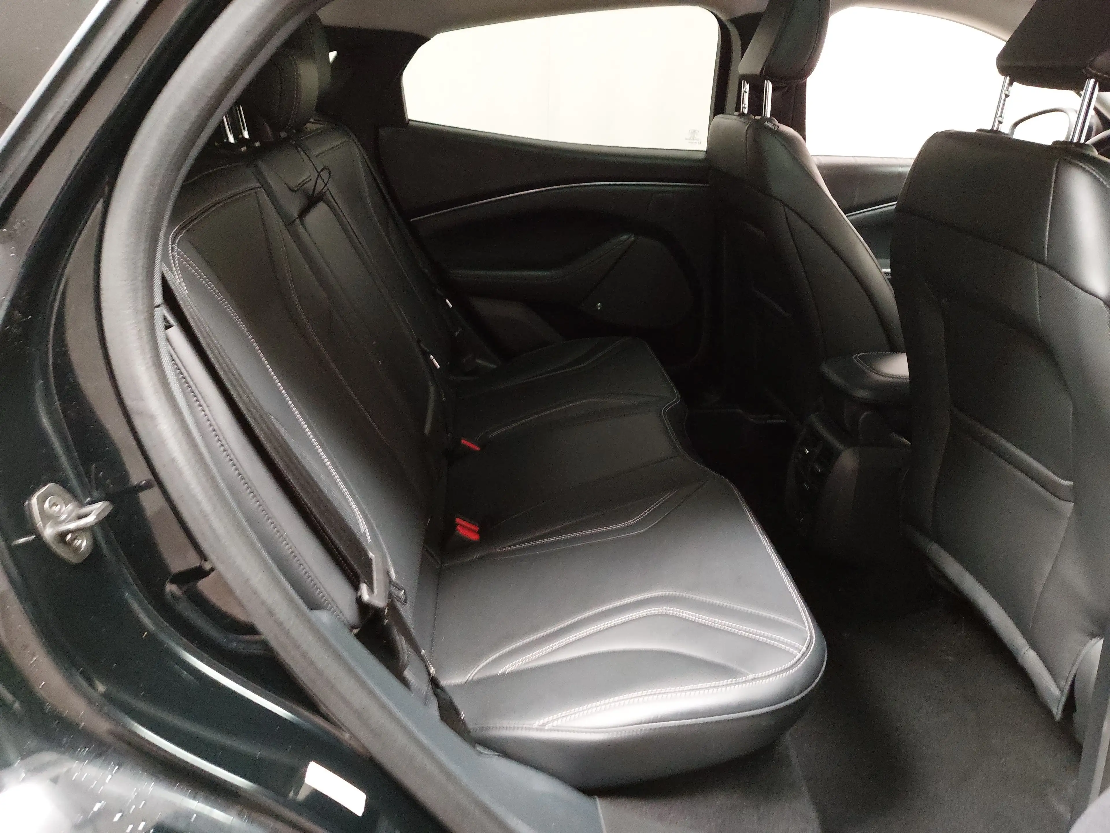 Ford Mustang Mach-E T-Leder Navi LED RFK Shz AHK — photo 12