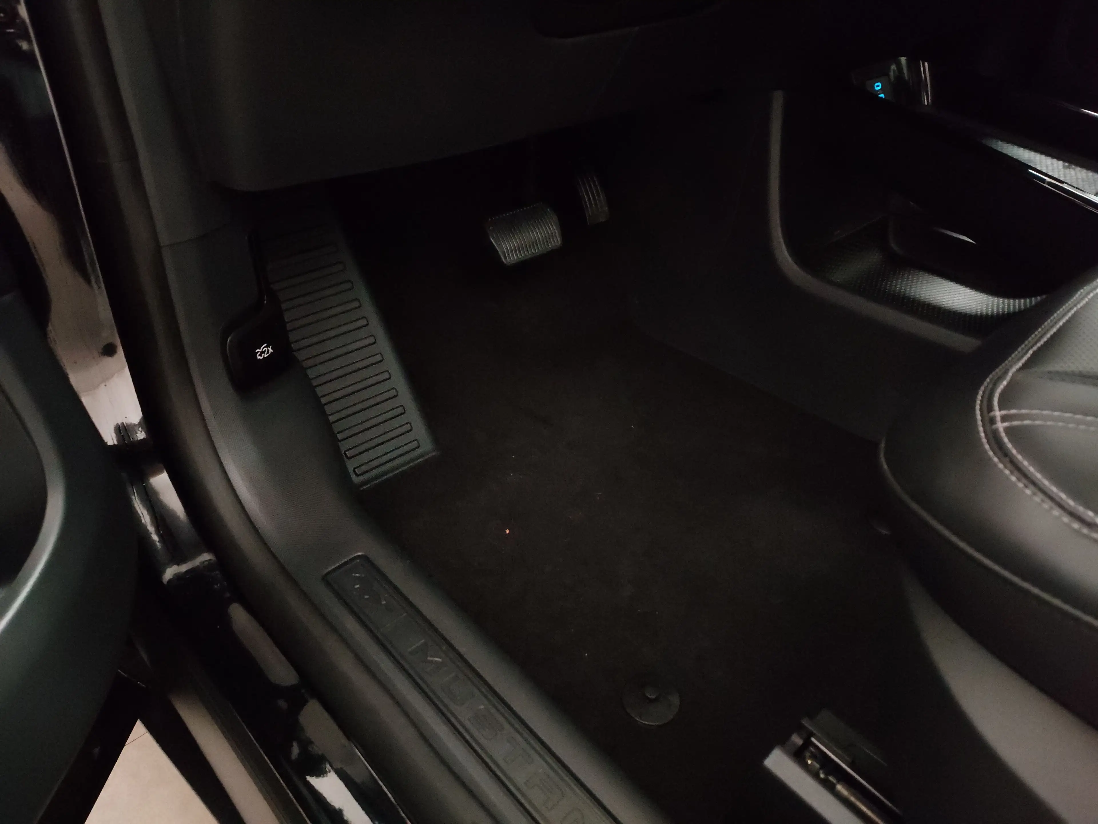 Ford Mustang Mach-E T-Leder Navi LED RFK Shz AHK — photo 7