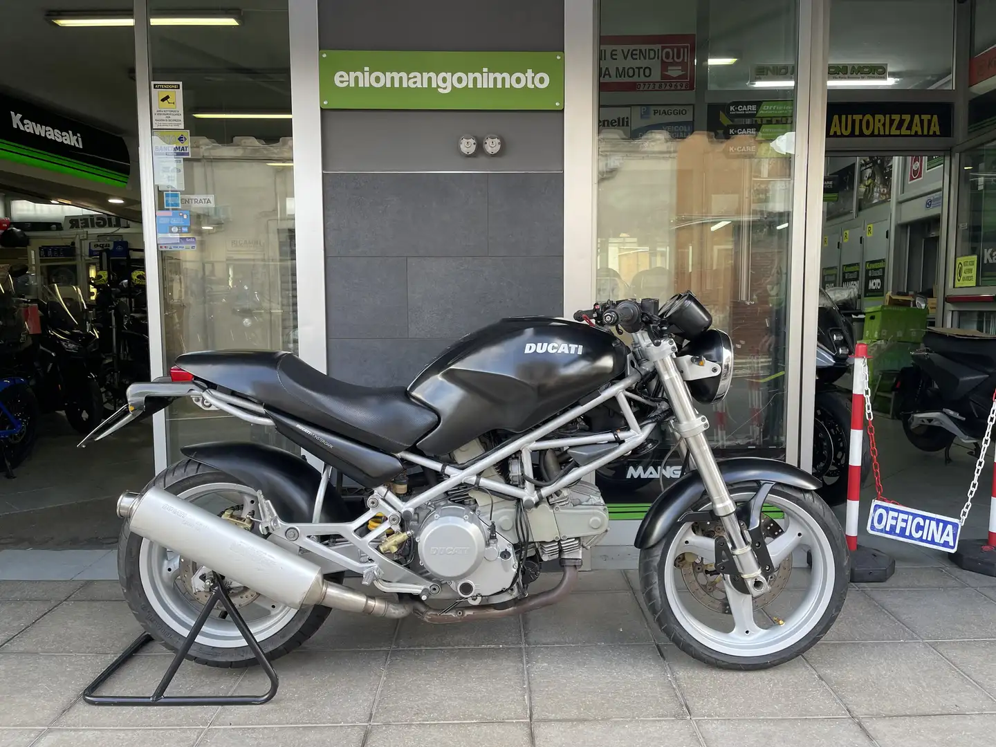 Ducati Monster 600 Negro - 1