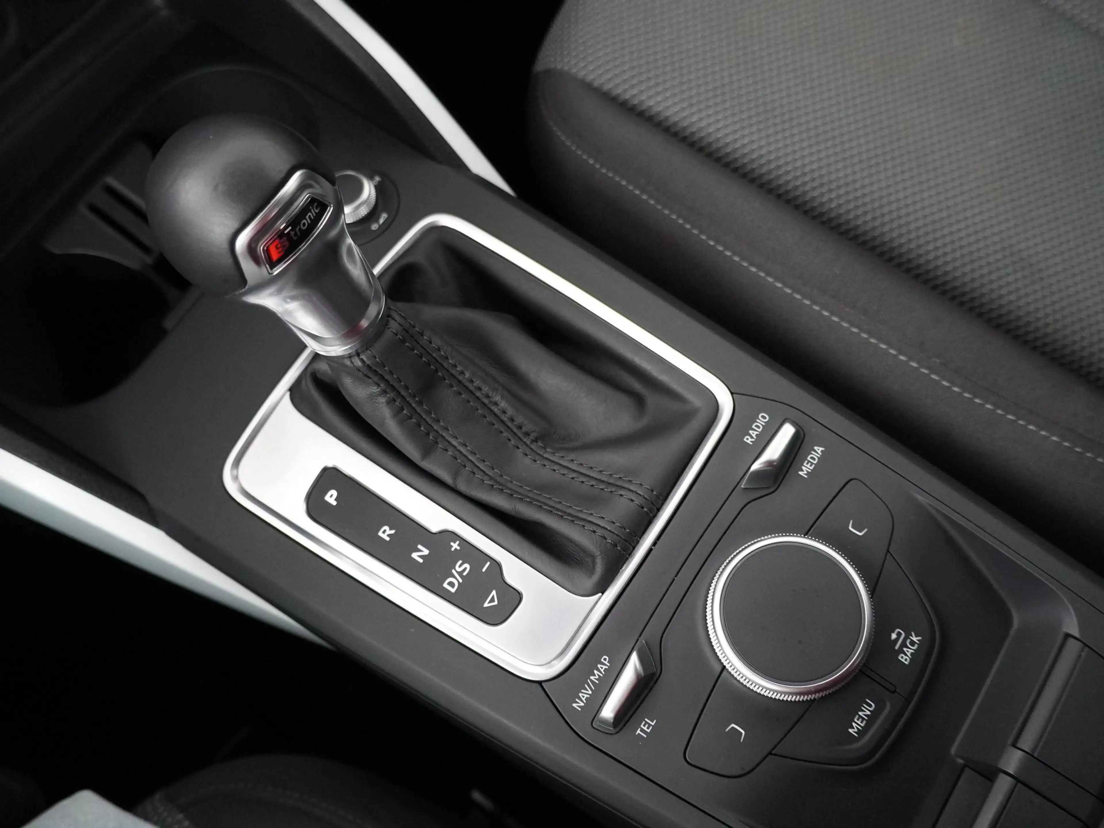 Audi Q2 1.0 TFSI Design Automaat - Navigatie - Climate Con — photo 21