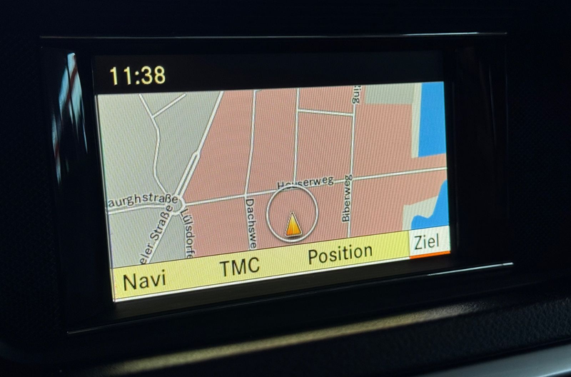 Mercedes-Benz E 250 E250 Limousine CDI 4Matic*AUTOM*XENON*NAVI*LEDER — photo 9