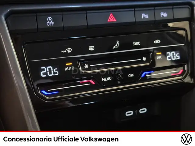 Volkswagen T-Roc view 15